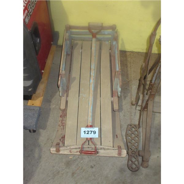 COLLECTABLE:  CHILD'S SLEIGH