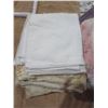 Image 1 : DOUBLE SIZE FLAT SHEETS & PILLOW CASES - BUNDLE