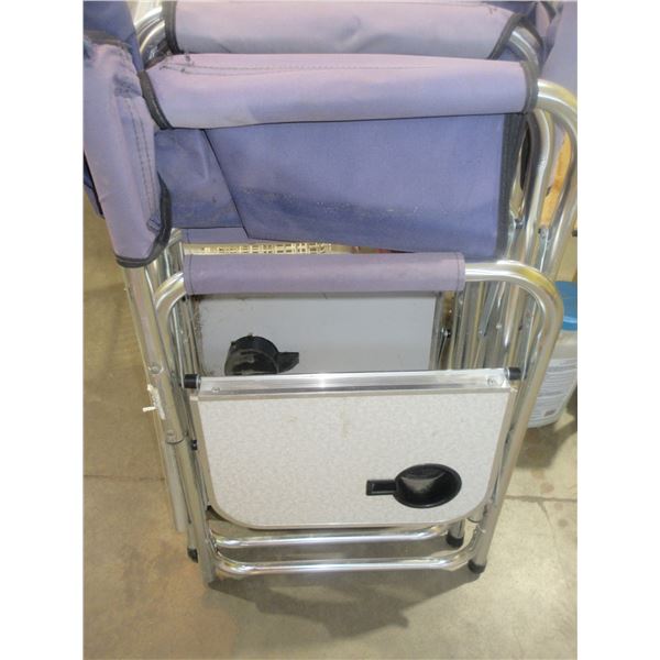 2 BLUE FOLDING LAWN CHAIRS