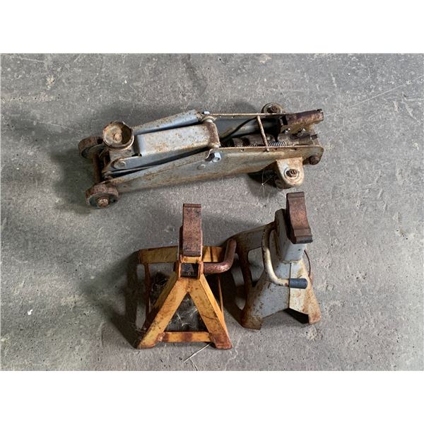 FLOOR JACK; 2 JACK STANDS