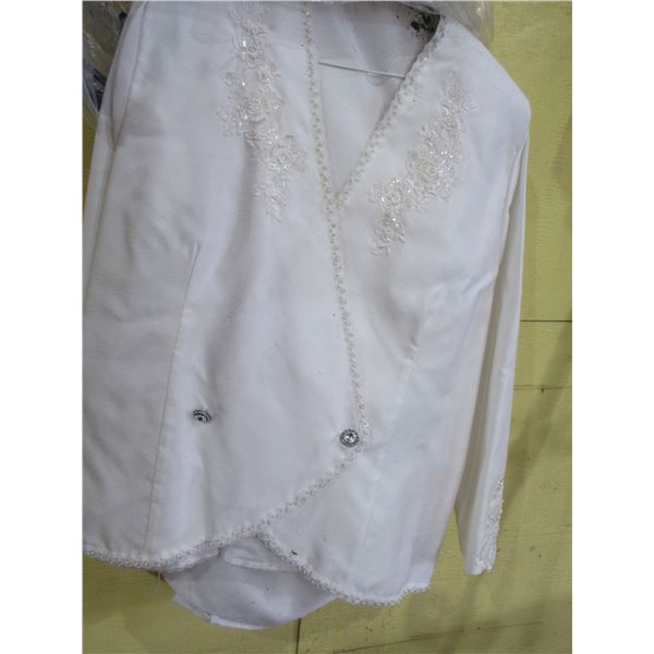 LADIES WHITE 2 PIECE JACKET & SKIRT (SIZE 18)