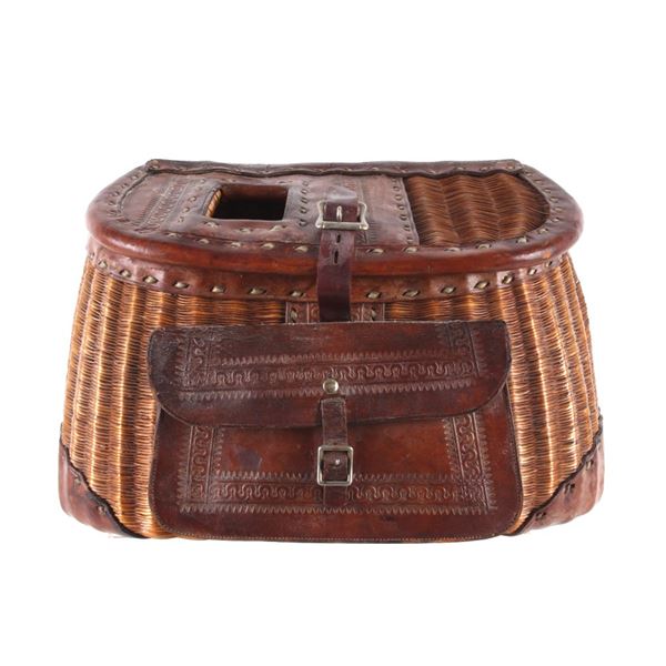 W.H. McMonies & Co. Model 60 Size 5 Fishing Creel