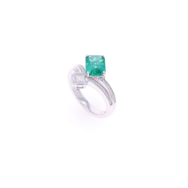 Freeform 2.07ct Emerald & Diamond Platinum Ring