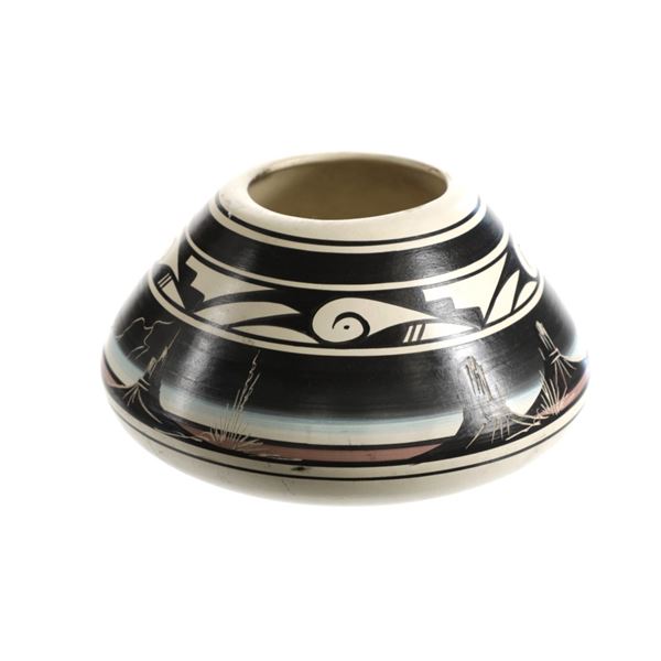 Signed Navajo Hand Painted & Etched Pottery Bowl