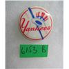 Image 1 : NY Yankees souvenir pin back button