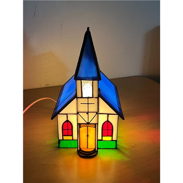 Nice Stained Glass Table Lamp - Works but needs new bulb - Approx: 7 x 5.5 & 9.75"T