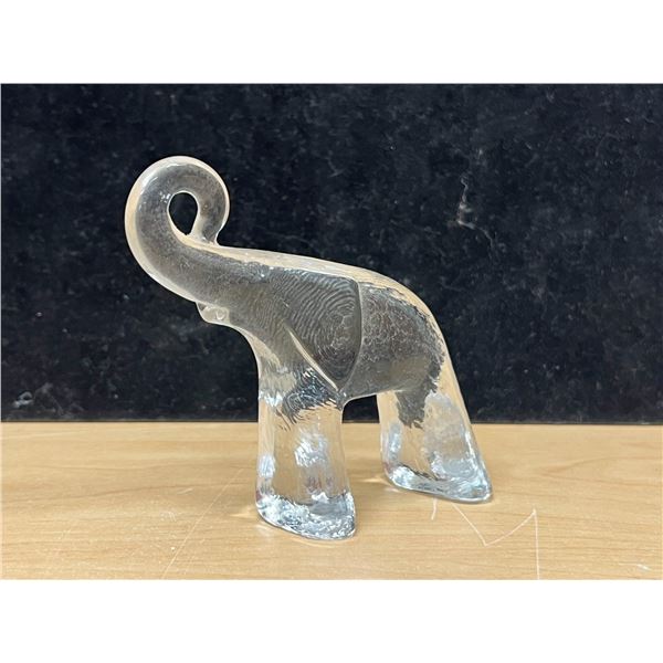 Swedish Kosta Boda Elephant Paperweight 3.5"
