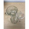Image 5 : 3 Vintage Measuring Cups - Pyrex Dry Measure & 2 Embossed Clear Glass - see photos