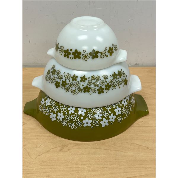 3 Pyrex Crazy Daisy Cinderella Nesting Mixing Bowls - Largest 4 Qt.