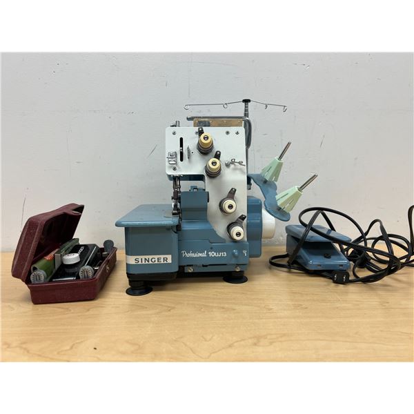 Singer Professional Sewing Machine 10UJ13 with Accessories - see all photos, not tested
