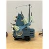 Image 5 : Singer Professional Sewing Machine 10UJ13 with Accessories - see all photos, not tested