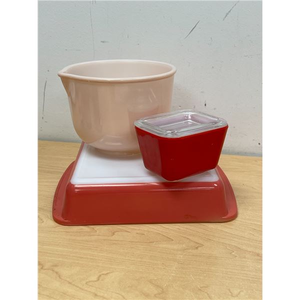 Pyrex Cake pan / Fridge dish & Glasbake Mixing Bowl with spout -  Vintage Kitchen items