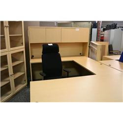 Maple U Shaped Executive Desk With Hutch
