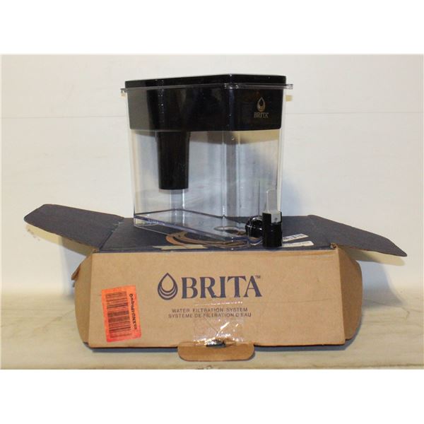 NEW 27 CUP BRITA WATER FILTER W/ NEW