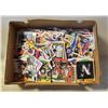 Image 1 : 25)  BOX OF HUNDREDS OF HOCKEY TRADING