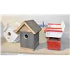 Image 1 : LOT OF BIRDHOUSES AND SQUIRREL FEEDERS