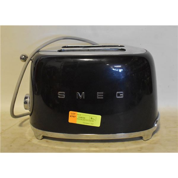 SMEG TOASTER BLACK IN COLOR