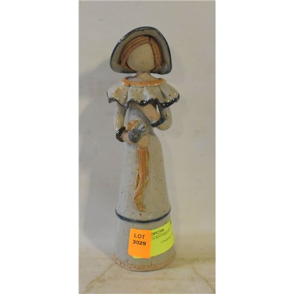 ARTIST SIGNED POTTERY 9" SCULPTURE