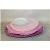 Image 1 : PINK/WHITE SERVING PLATES