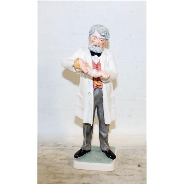 VINTAGE GOEBEL PORCELAIN "DOCTOR & BABY" FIGURIN