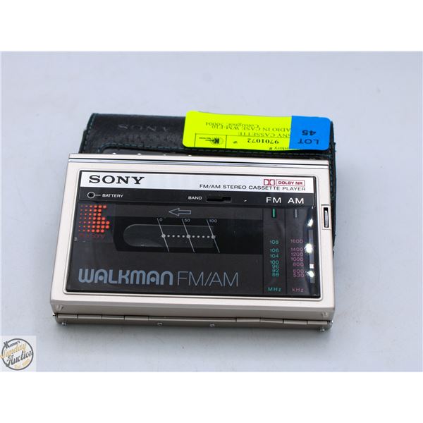VINTAGE SONY CASSETTE PLAYER/RADIO IN CASE WM-F10