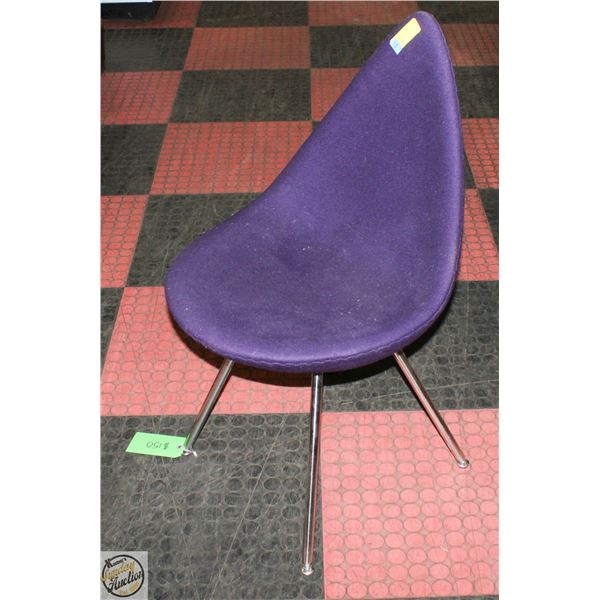 SHOWROOM FLOOR MODEL FRITZ HANSEN DROP FULLY