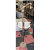 Image 1 : ANTIQUE BRASS FLOOR LAMP H-59"