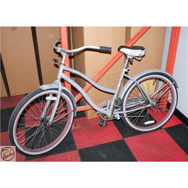 GIRLS BIKE (10 -15 YEARS OLD)