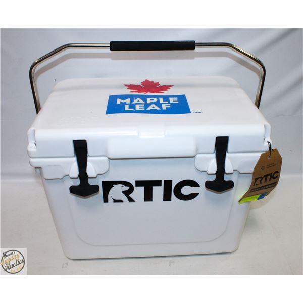 RTIC 20 QUART COOLER NEW