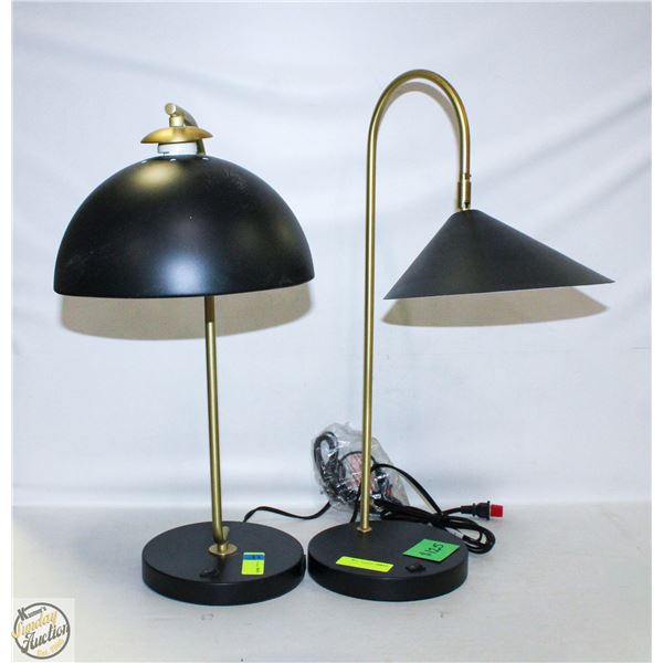SHOWHOME PAIR OF MISMATCHED BLK/GOLD TABLE LAMPS