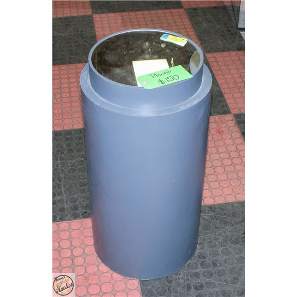 SHOWHOME FLOOR MODEL ALL MODERN CYLINDRICAL