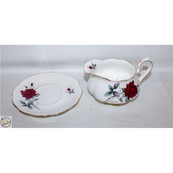ROYAL ALBERT GRAVY BOAT SET