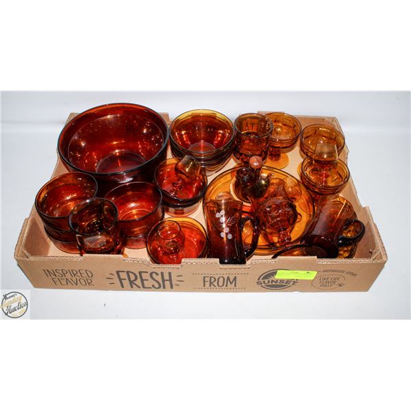 ESTATE LOT OF VARIOUS VINTAGE AMBER GLASS
