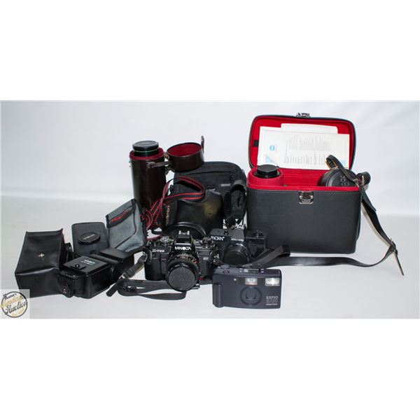 VINTAGE MINOLTA SLR CAMERA WITH ACCESORIES