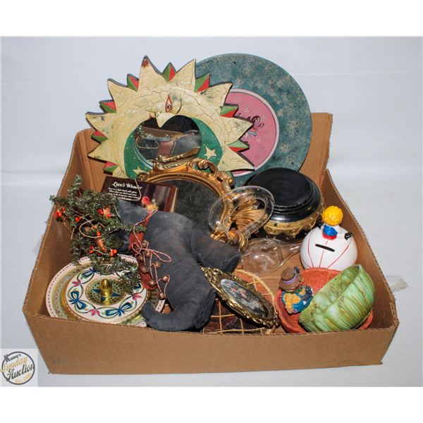ESTATE LOT OF VARIOUS DECORATIONS