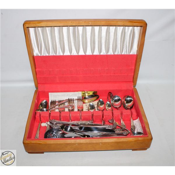 VINTAGE ROGERS SILVERWARE IN WOOD BOX INCOMPLETE