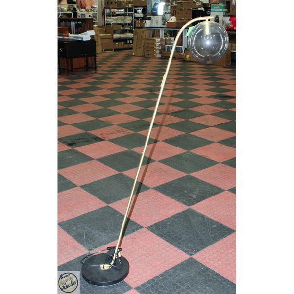 SHOWROOM FLOOR MODEL ANGLED