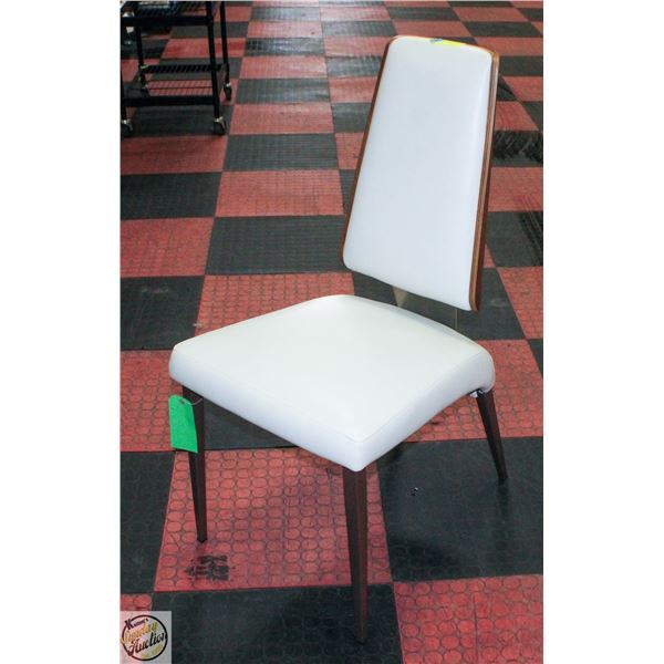 SHOWROOM FLOOR MODEL ELITE CUSTOM MADE