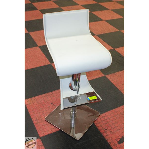 SHOWROOM FLOOR MODEL LUMISOURCE VIVA