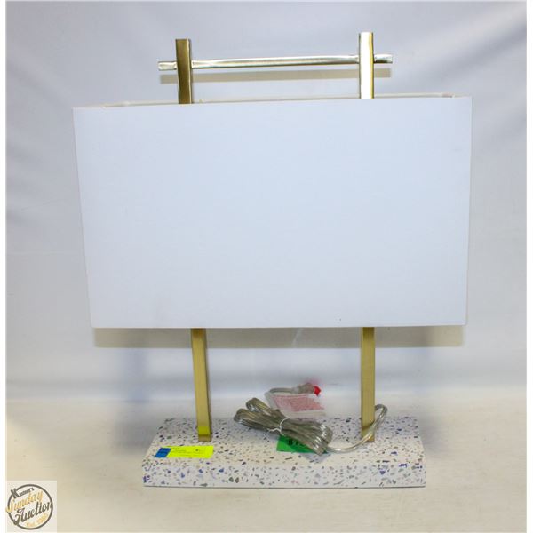 SHOWROOM FLOOR MODEL SINGLE BULB