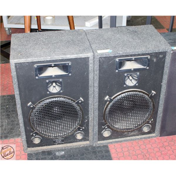 PAIR OF SPEAKERS LARGE