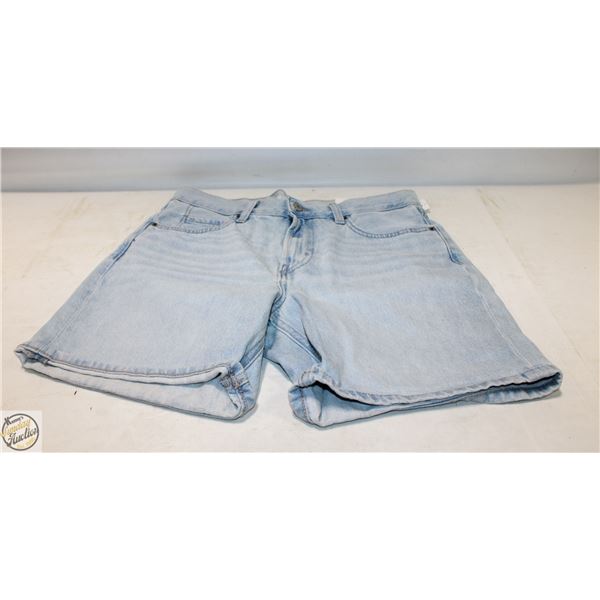 NEW WITH TAGS LADIES SIZE 4 SHORTS