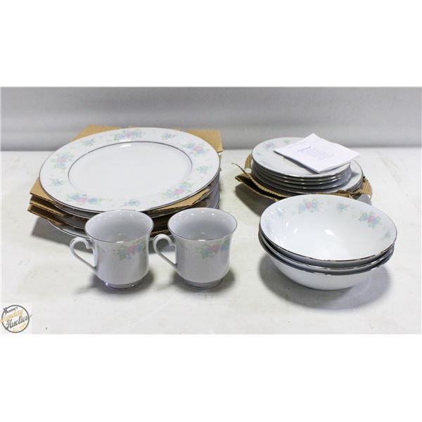 LIDDED TOTE WITH ASSORTED PRINCESS HOUSE