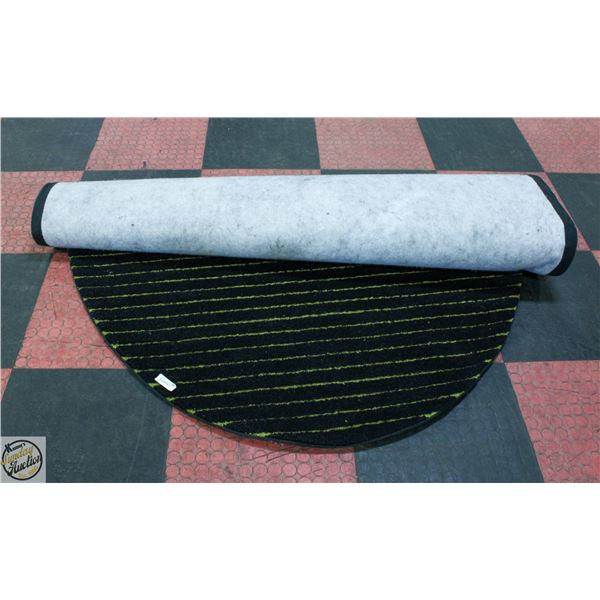 SHOWROOM FLOOR MODEL OVAL BLAVK STRIPED