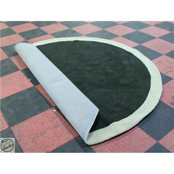 SHOWROOM FLOOR MODEL EXTRA LARGE OVAL