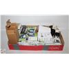Image 1 : FLAT OF ASSORTED ELECTRICAL SUPPLIES