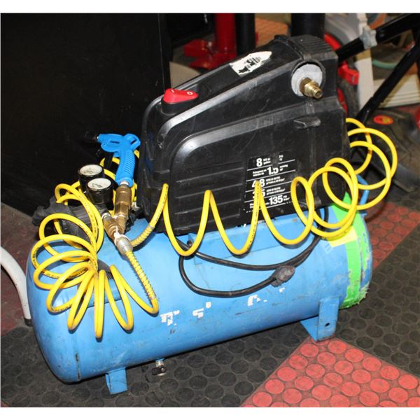 MASTERCRAFT 8-GALLON AIR COMPRESSOR