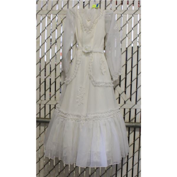 WHITE FLOWER GIRL DRESS SIZE 10-12