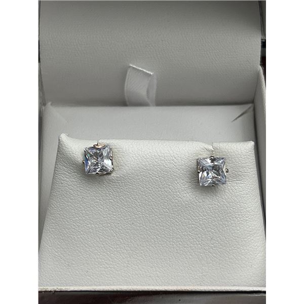 Square-Cut Clear Stud Earrings Set in Metal