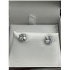 Image 1 : Square-Cut Clear Stud Earrings Set in Metal